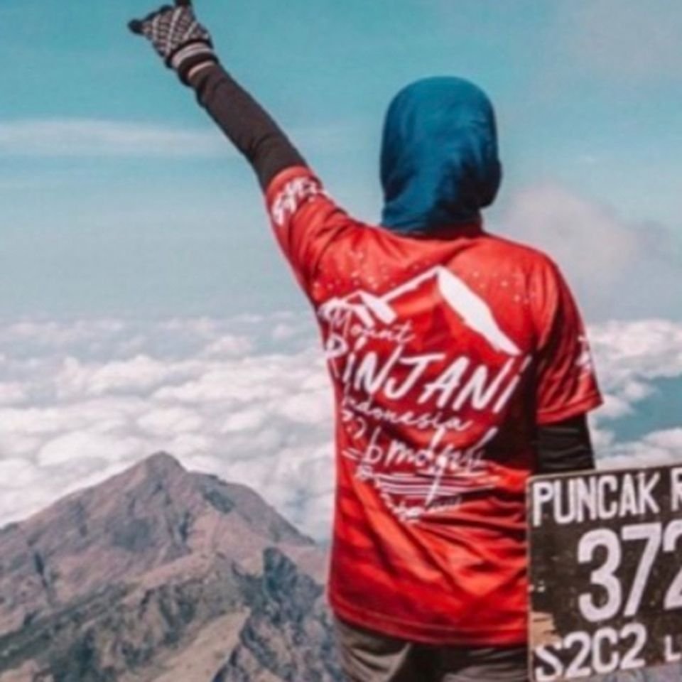 (Merchandise) Ready Stock: Rinjani Mountain, Indonesia Mountain Series (Short Sleeve)