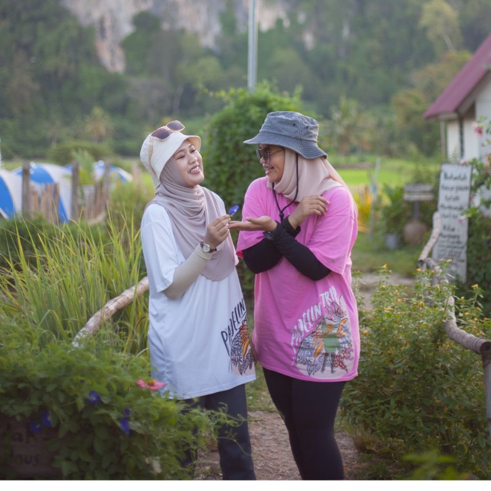 (Merchandise) Ready Stock Pink Cotton- Nature Explorer Shirt