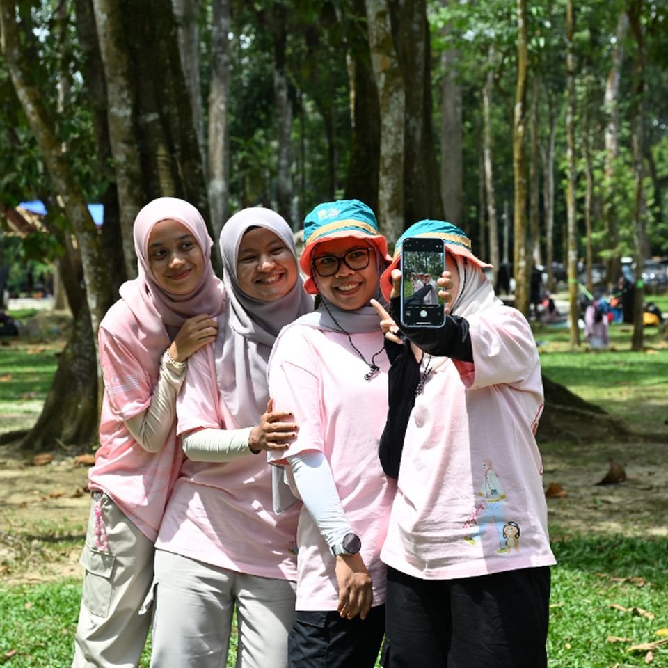 (Merchandise) Ready Stock: Pink Cotton Pajelin & Odi Tshirt (Short Sleeve)